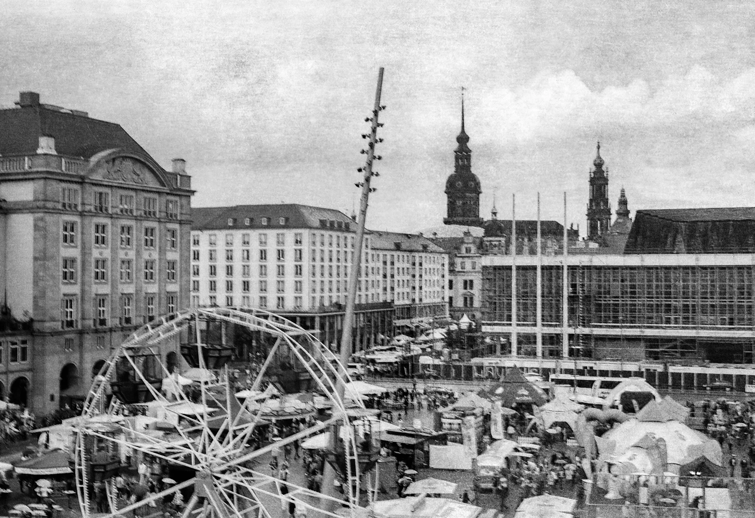 Fair on the Altmarkt, Dresden
